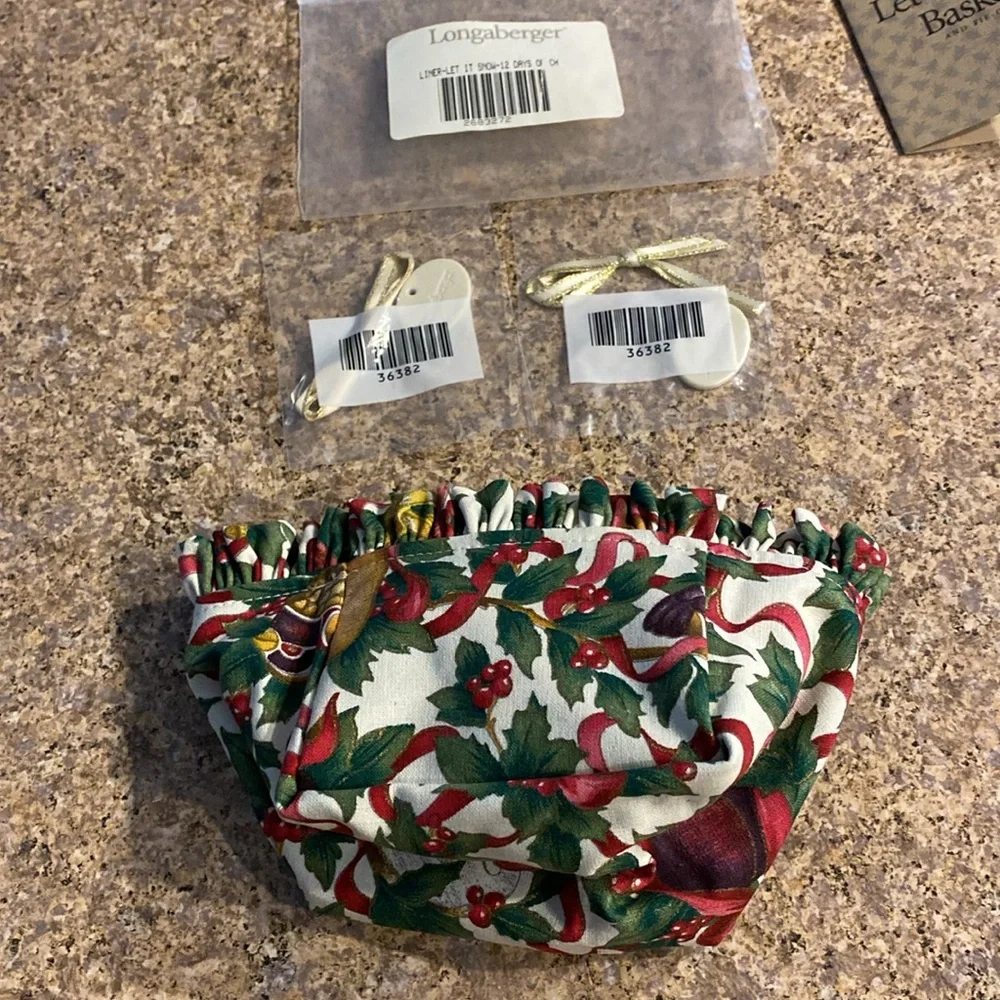 Longaberger Liner Let it Snow Tree Trimming 2683272 2 Tie ons 36382 Christmas